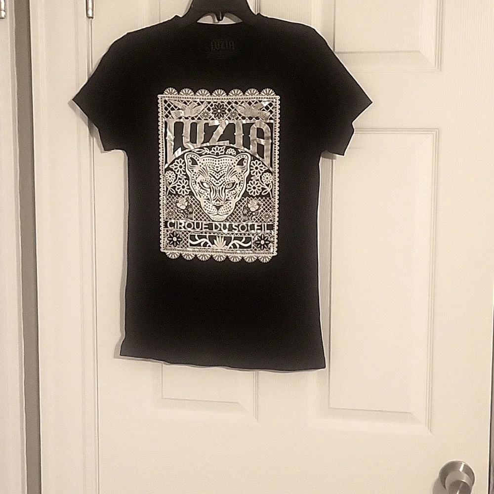 T-shirt - Picture 1 of 2